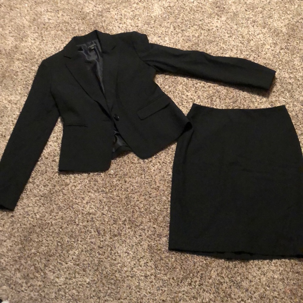 Ann Taylor Matching skirt/blazer